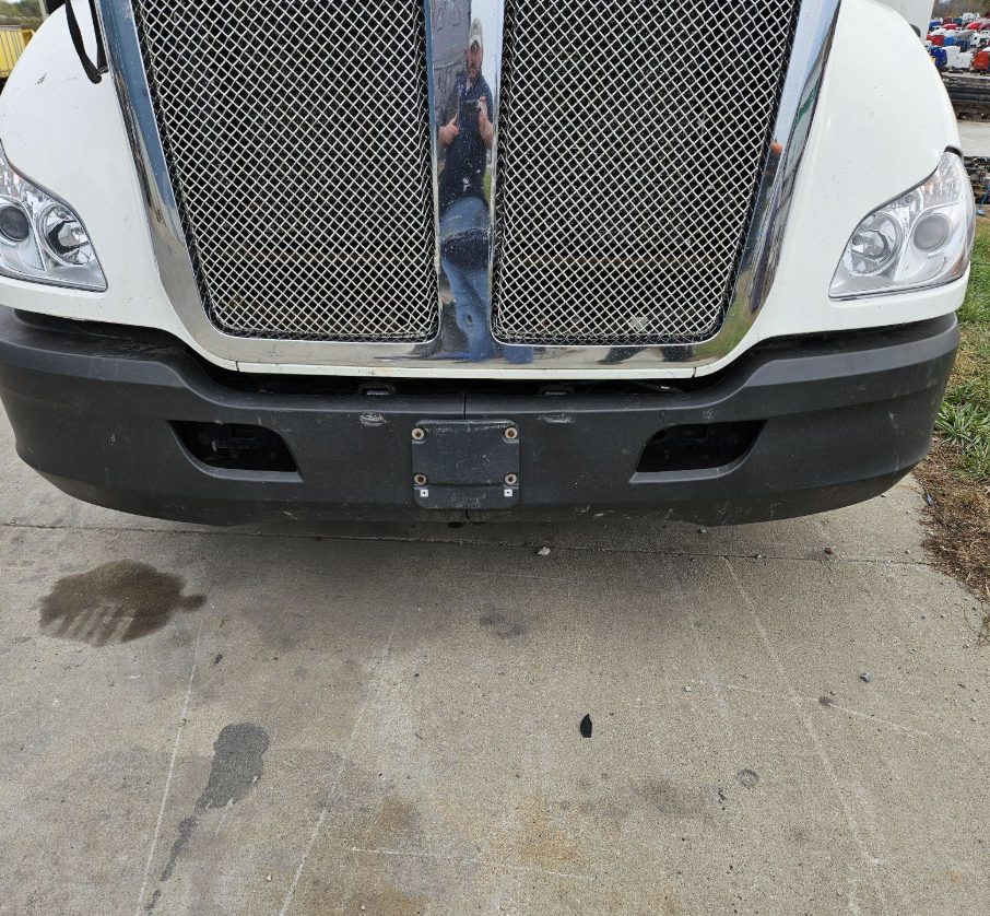 Kenworth T680 Front Bumper Assembly FITS 2013-2021