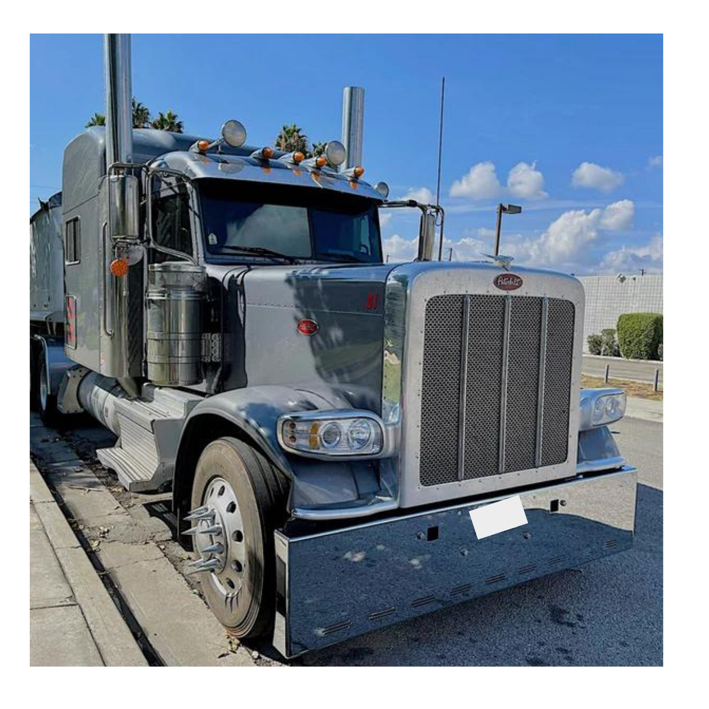 Peterbilt 365/388/389 & Kenworth W990 Bumper With 9 Oval Slit Light Holes