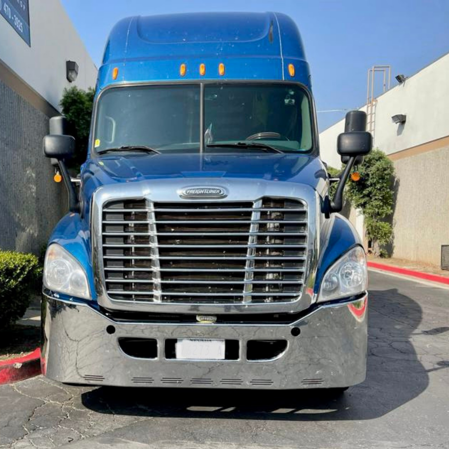 Freightliner Cascadia One Piece Classic Bumper