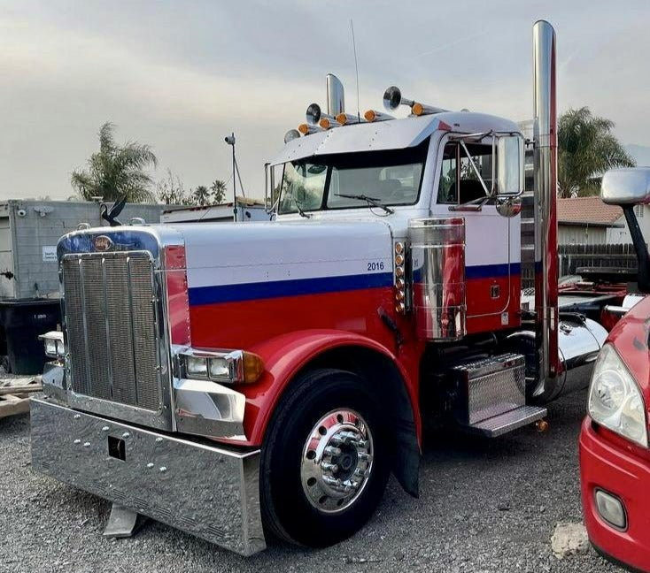 Peterbilt 357/378/379 Bumper With 9 Oval Slit Light Holes