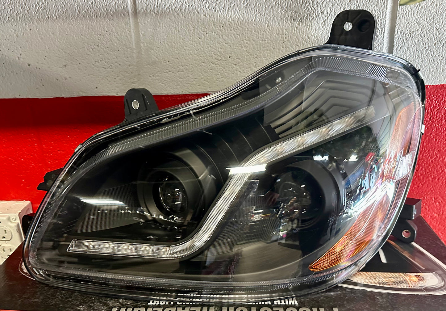 Kenworth T680 Optical LED Black Headlight