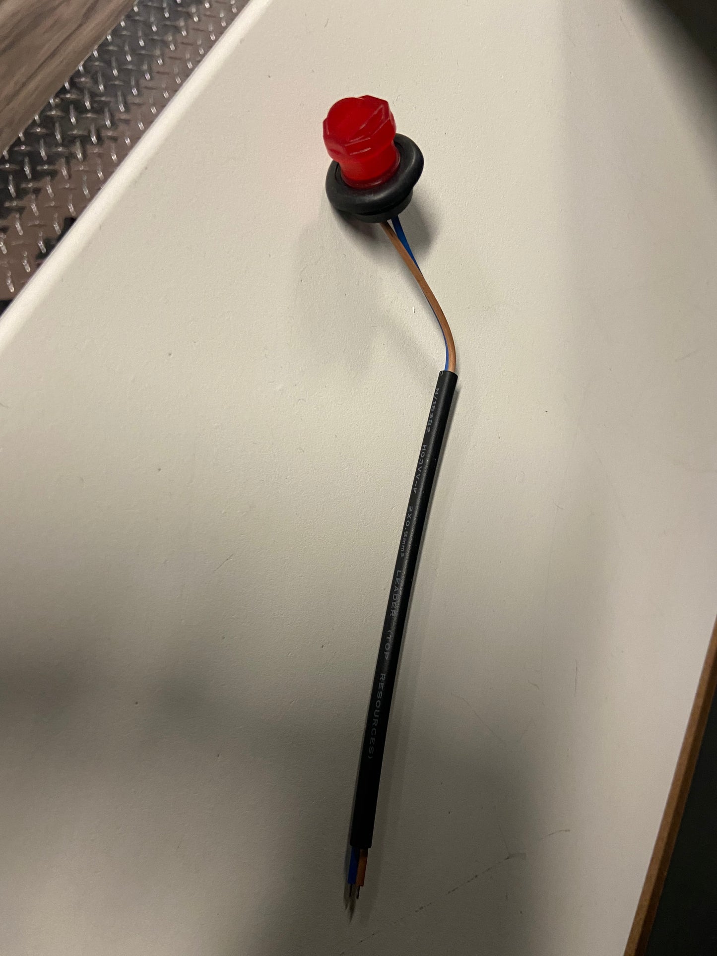 1" Light In Red (6 Pack)