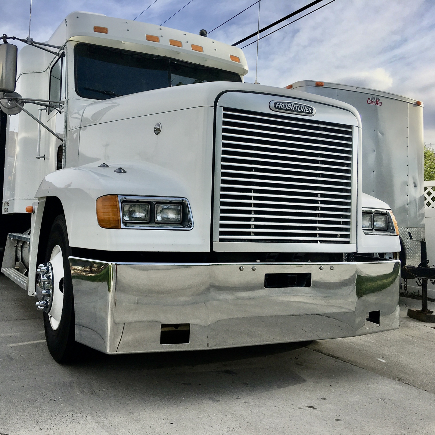 Freightliner Bumper FLD 120+112 W/Fog Lights Chrome 19" CA Style