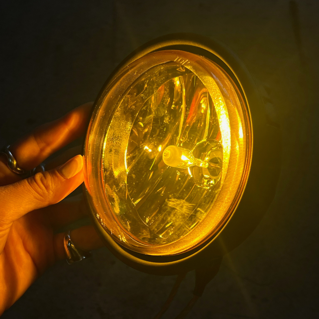 Premium Freightliner Columbia Fog Light with Amber Lens – Shark