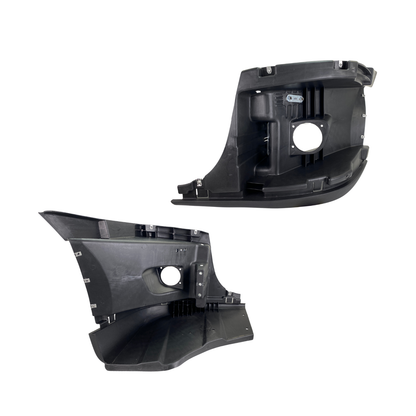 Freightliner Cascadia Center Chrome Bumper with Fog Lights