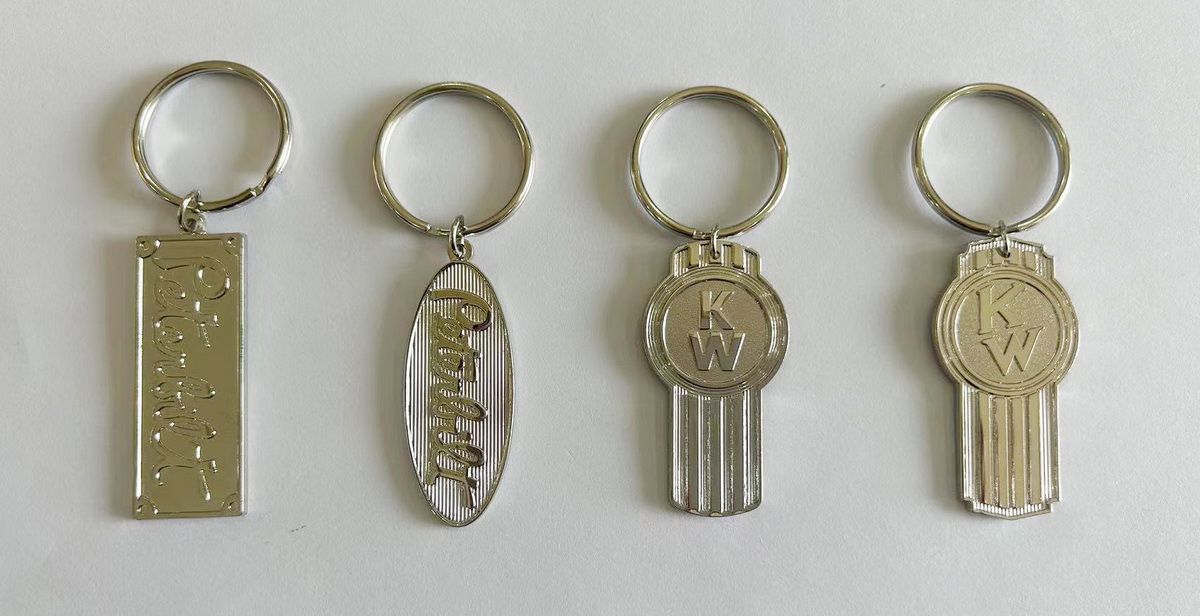 KENWORTH LOGO KEYCHAIN