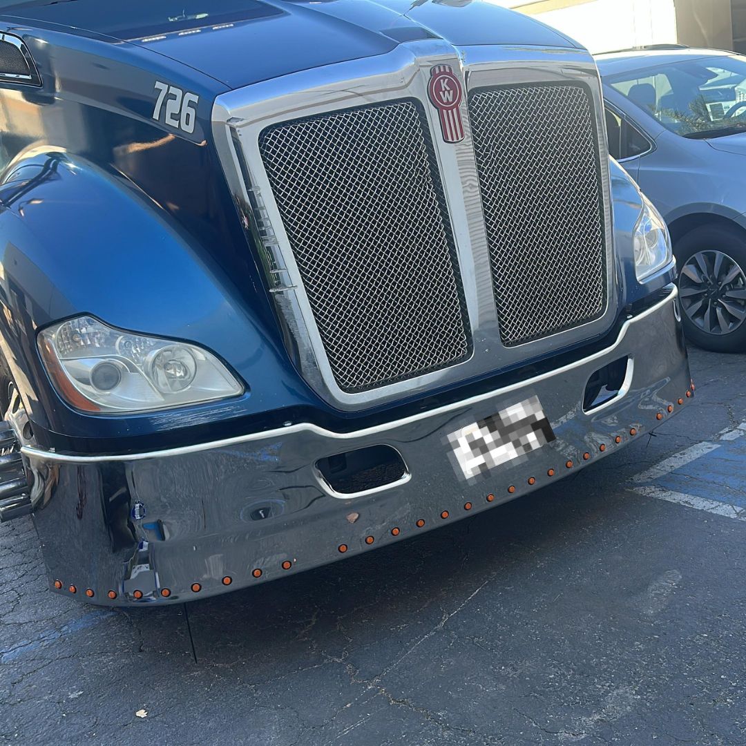 KW T680 17" 304 STAINLESS STEEL BUMPER WITH 3/4" LIGHT HOLES FREE LIGHTS INCLUDED