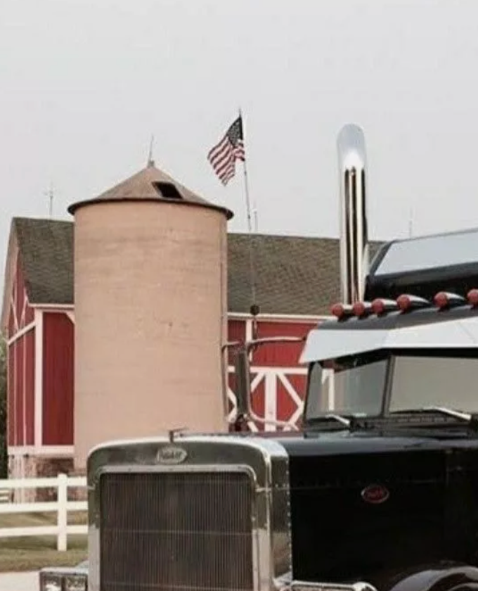 Peterbilt Exhaust Kit with Long 90S & Chrome Tapered Y-Pipe 6"