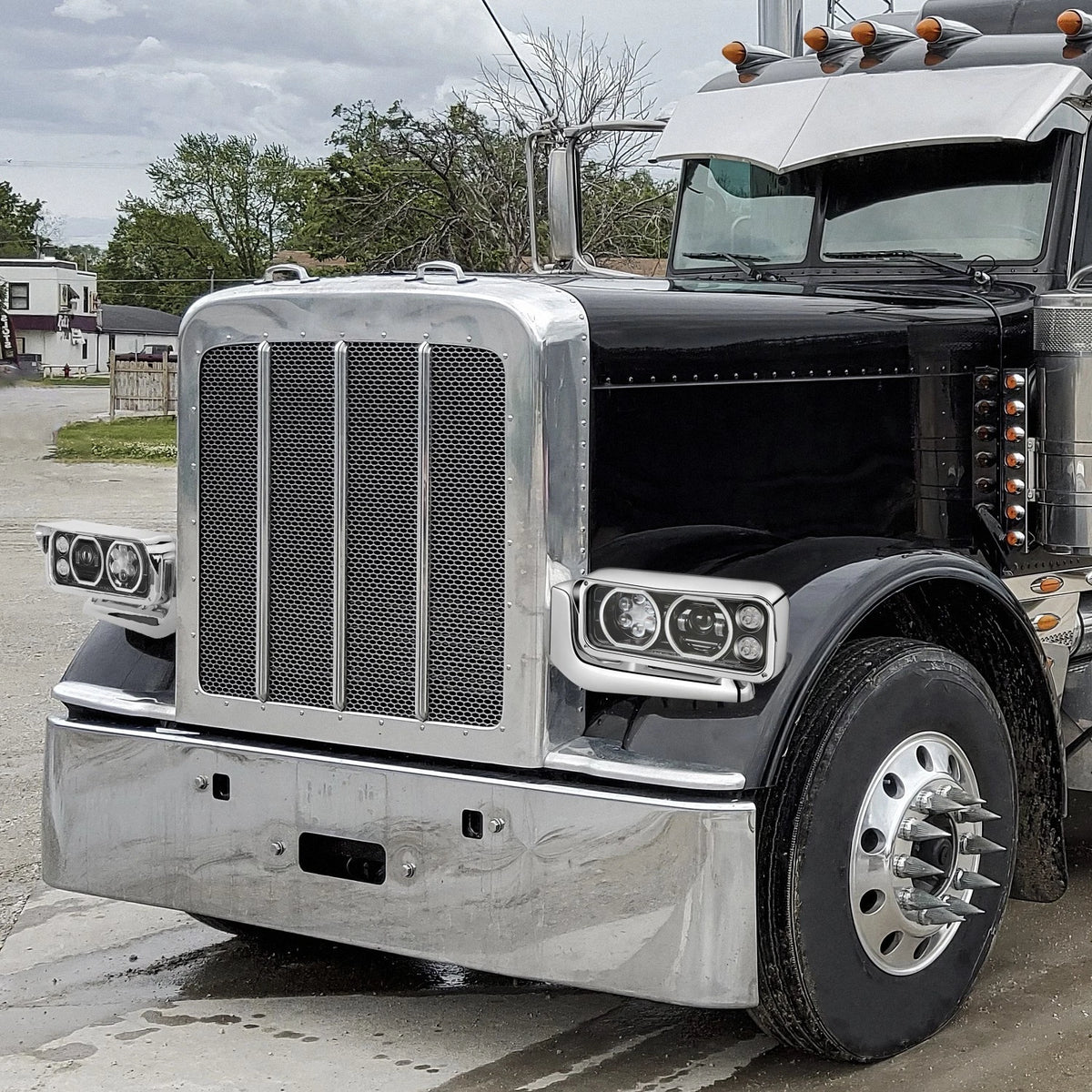 Peterbilt 359, Black Headlight with Aluminum Alloy Bracket Available in Chrome or Black Housing
