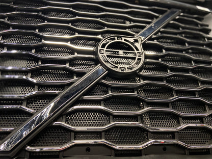 Volvo VNL Grill With Bug Screen